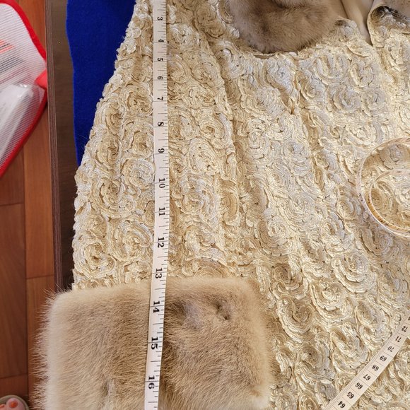 HANDCRAFTED VINTAGE RIVIERA INTERNATIONAL MINK TRIMMED JACKET - Picture 11 of 11